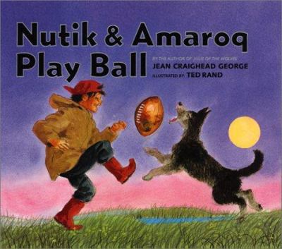 Nutik & Amaroq play ball 
