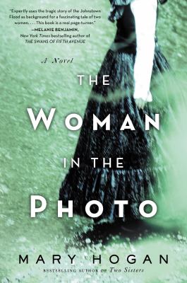 The woman in the photo : a novel 